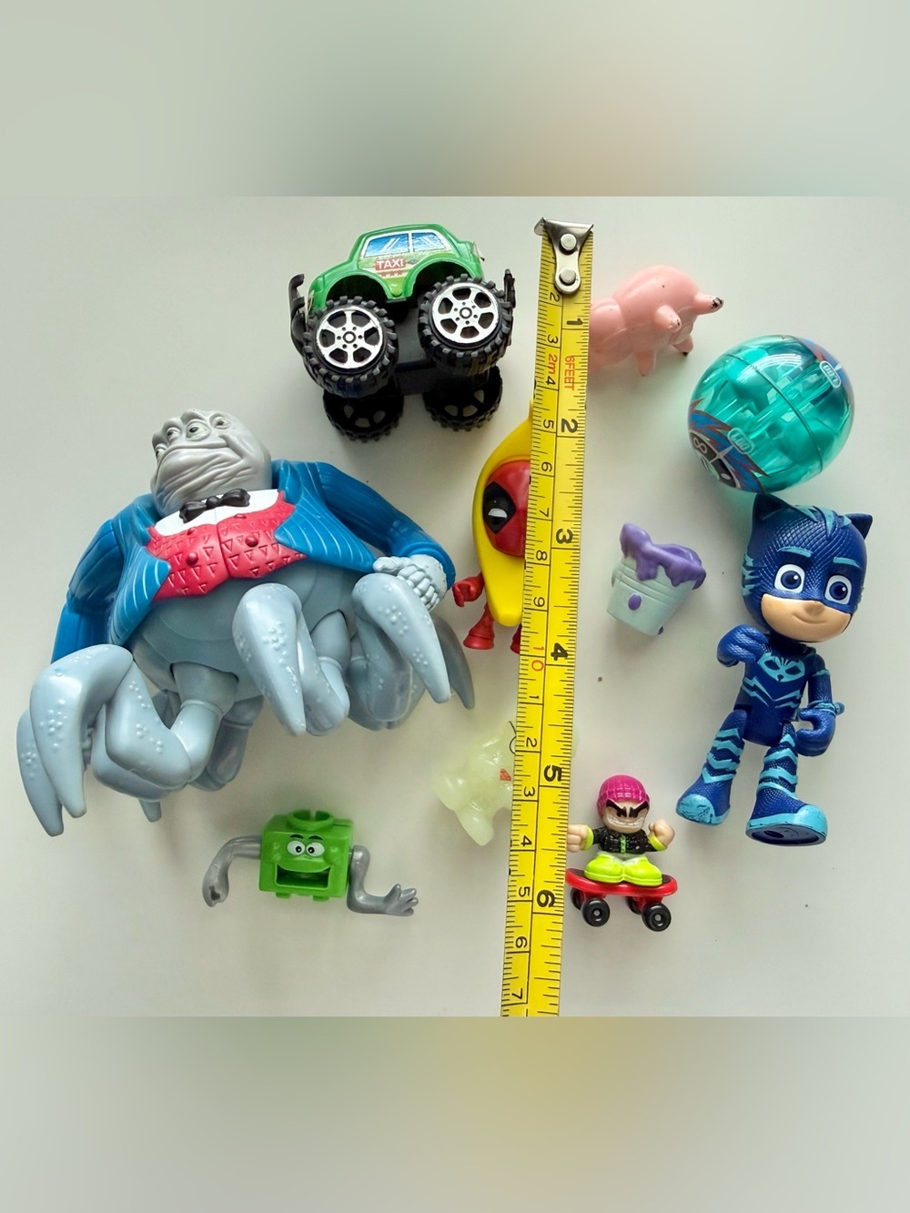 Assorted Toy Figure Bundle - Picture 2 of 3